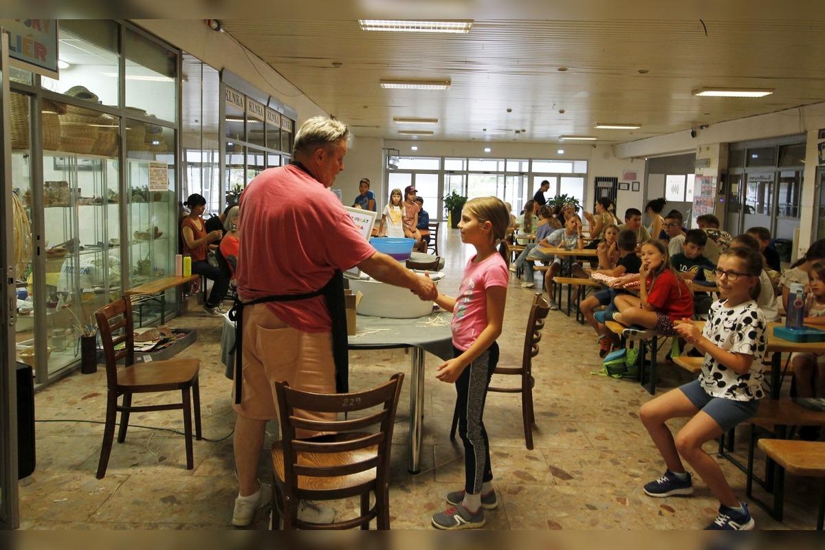 FOTO: Dúbravčania prišli o kolegu, priateľa a dušu mestskej časti Ľuba Navrátili, foto 10