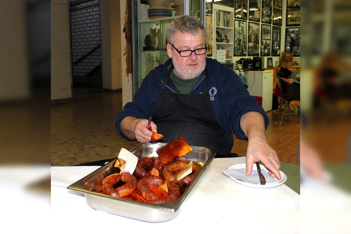 FOTO: Dúbravčania prišli o kolegu, priateľa a dušu mestskej časti Ľuba Navrátili, foto 11