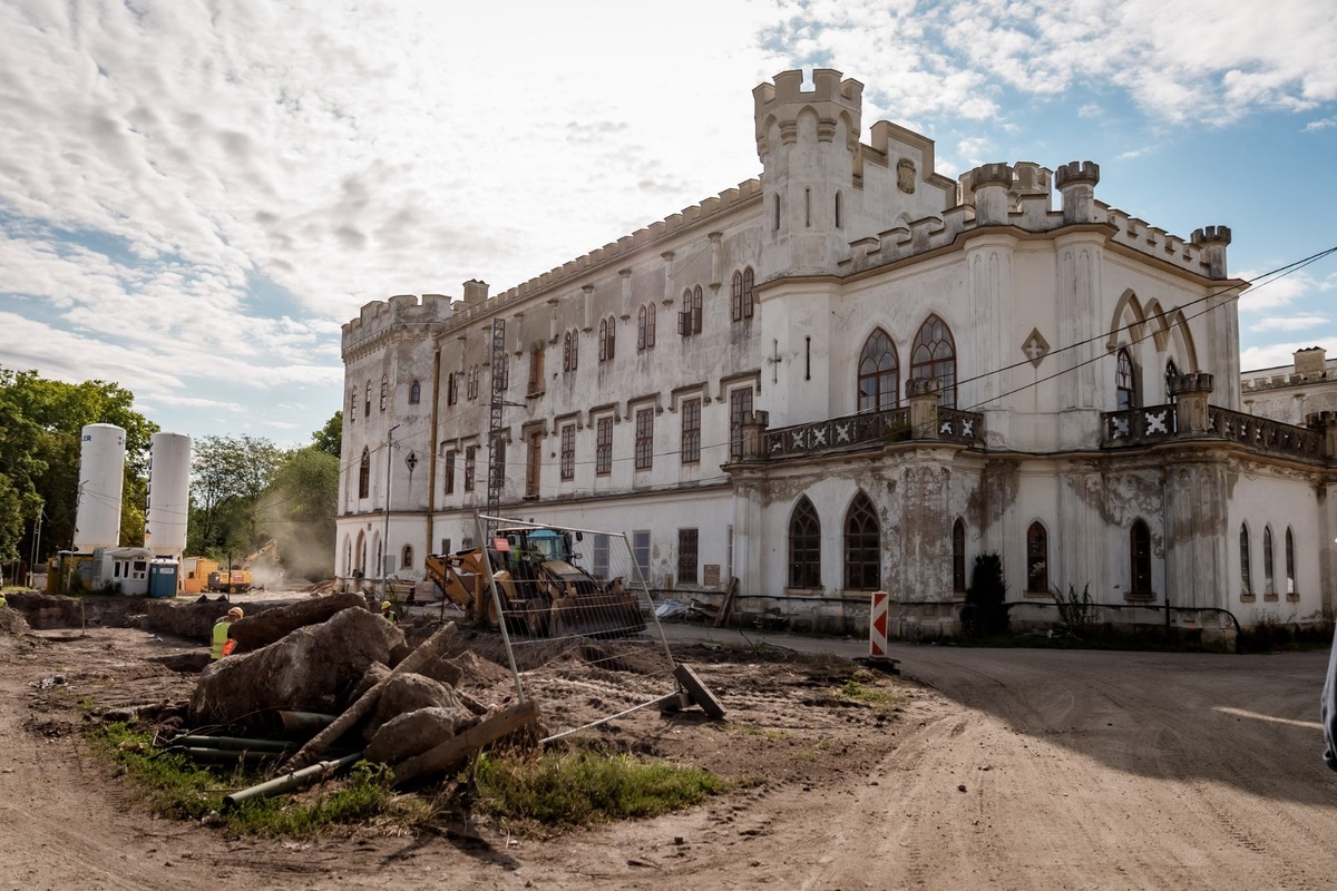 FOTO: Rekonštrukcia kaštieľa v Rusovciach, foto 6