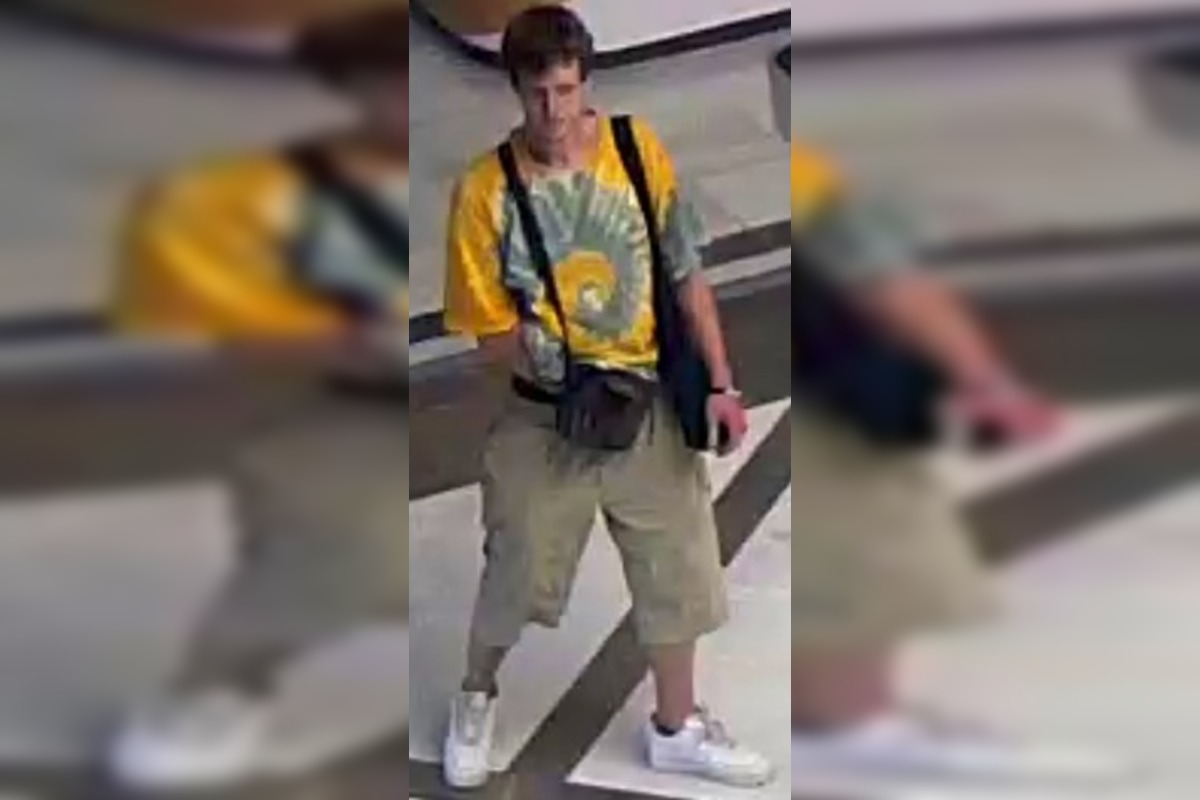 FOTO: Policajti z Bratislavy pátrajú po totožnosti týchto mladíkov, objasniť by mohli nedávnu krádež, foto 2