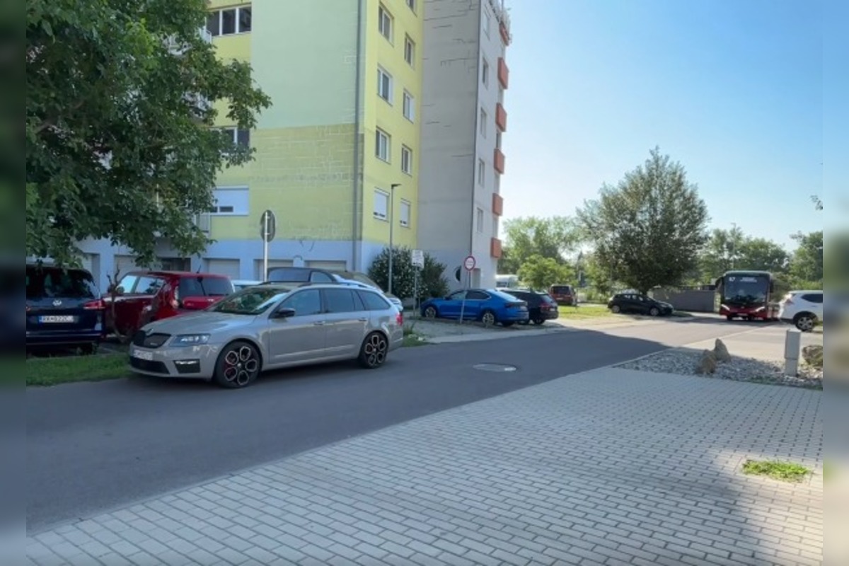 FOTO: Pozemok, cez ktorý prechádzajú vo Vrakuni autobusy, foto 3