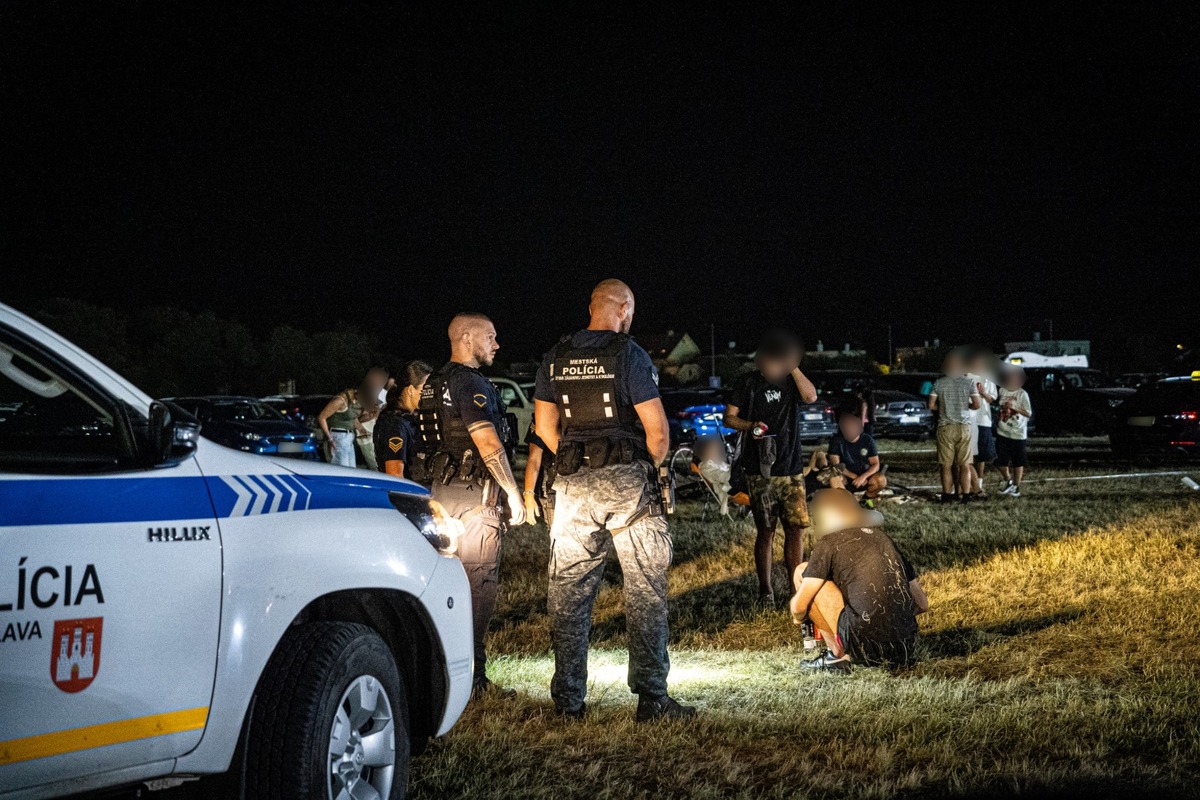FOTO: Policajti pomáhali na Lovestreame, foto 10