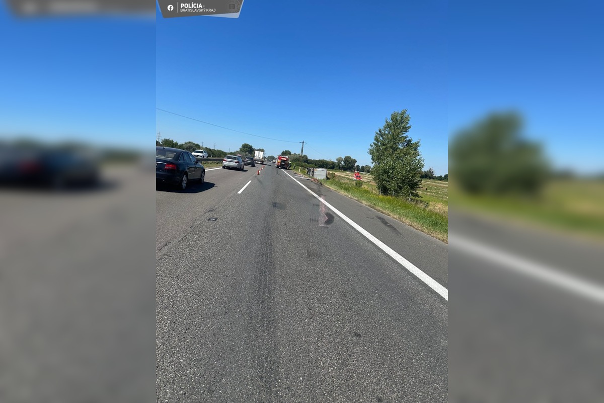 FOTO: Nehoda kamiónu na D2 v smere do Bratislavy, foto 3