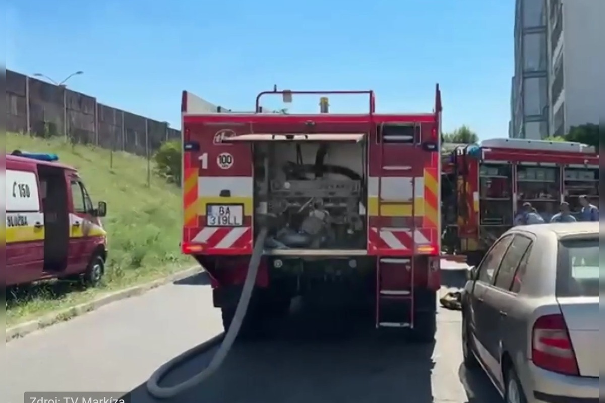 FOTO: Pri požiari bytu v Ružinove zomreli dve deti, foto 4