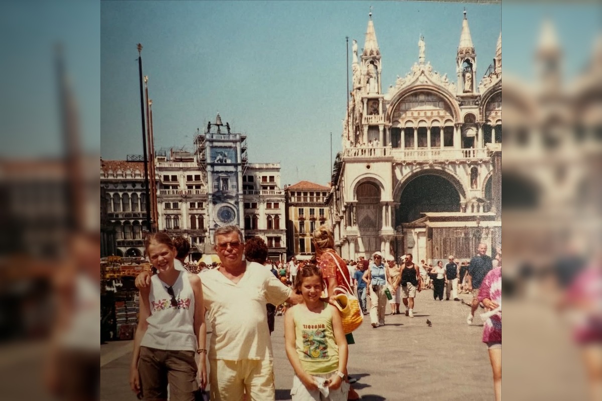 FOTO: Lucia Hlaváčková so svojím dedkom Oldom Hlaváčkom, foto 6