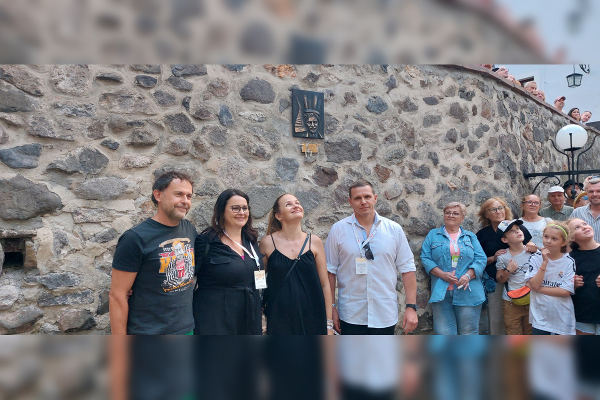 FOTO: Dano Heriban má v Kremnici svoj reliéf, odhalili ho hereckí kolegovia, foto 9