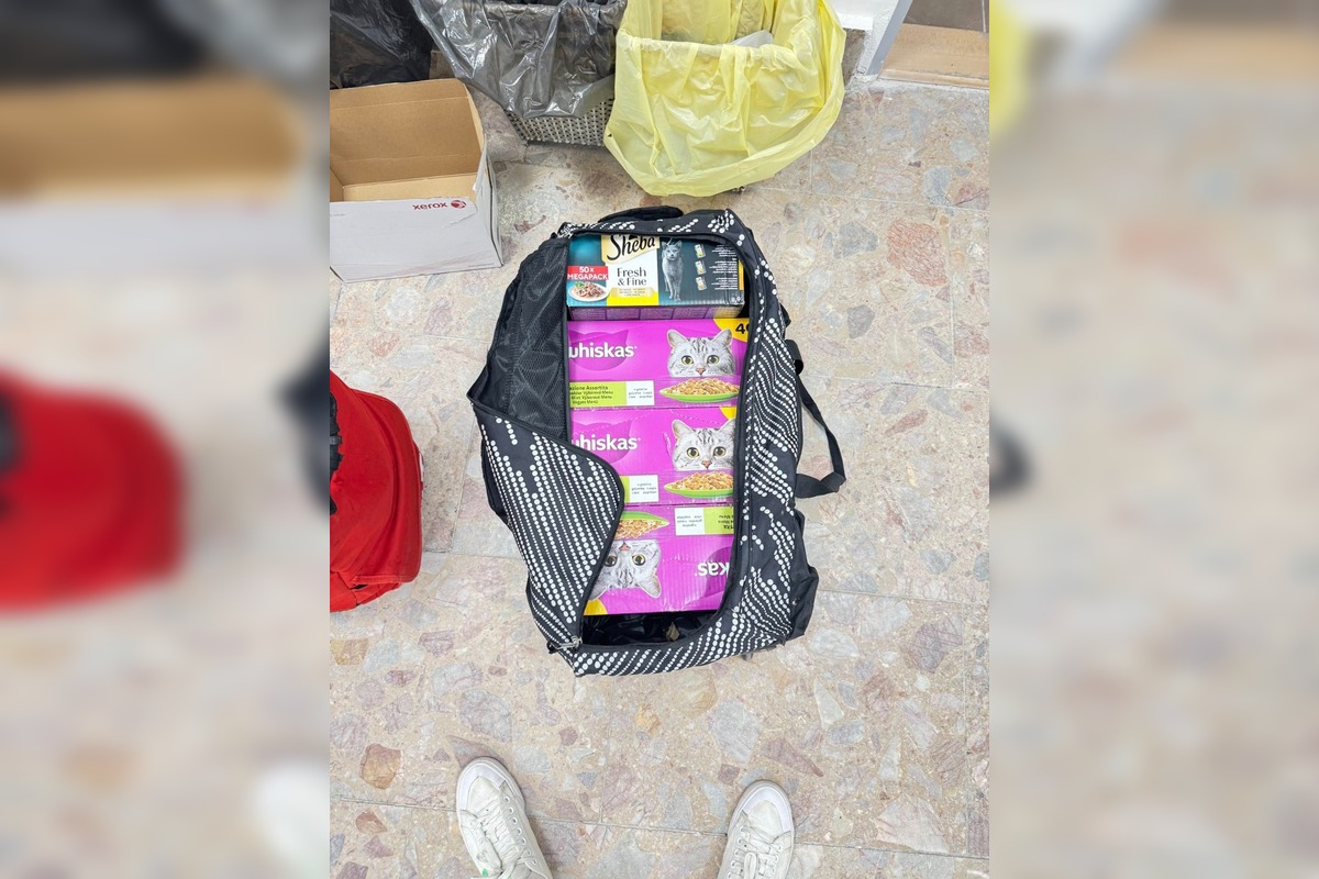 FOTO: Muž chytil zlodeja s taškami plnými lupu, foto 2