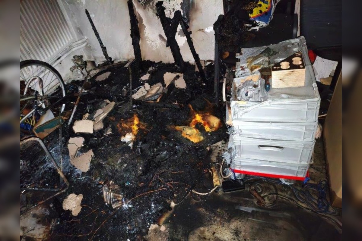 FOTO: Požiar elektrokolobežiek na Beckovej ulici , foto 5