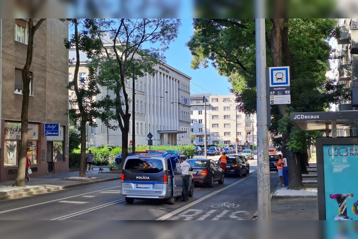 FOTO: Nehoda troch áut pri Justičnom paláci, foto 2