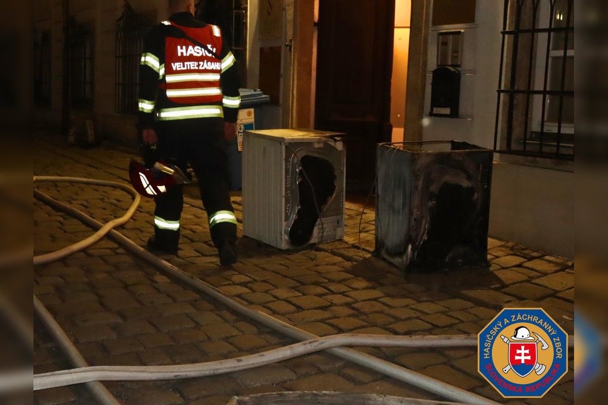 FOTO: Požiar na Baštovej ulici v Starom Meste, foto 2