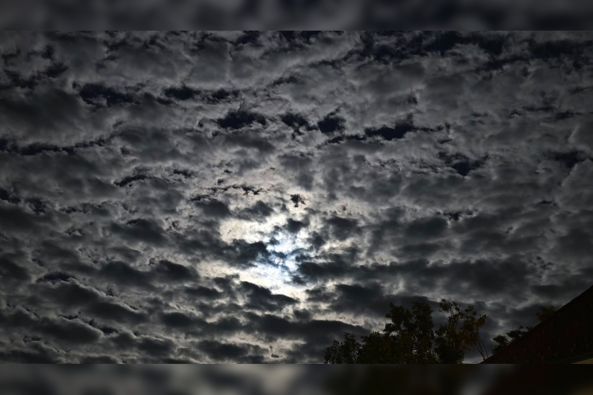 FOTO: Zatmenie mesiaca na Zámku Šimák v Pezinku, foto 1