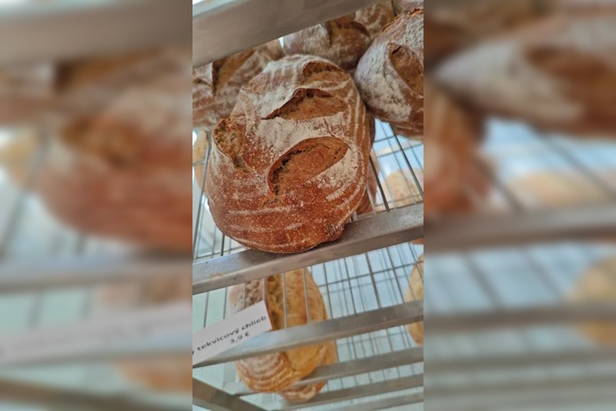 FOTO: V Biskupiciach otvorili pekáreň, chlieb vydrží čerstvý aj dni, foto 4