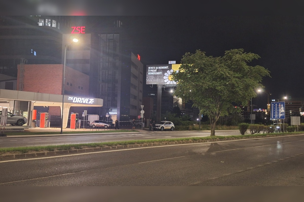 FOTO: Miesto nálezu leteckej bomby stráži polícia, foto 3