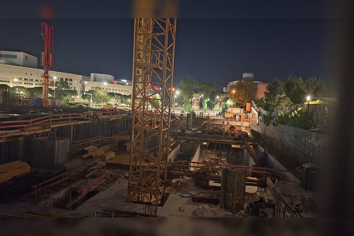 FOTO: Miesto nálezu leteckej bomby stráži polícia, foto 5