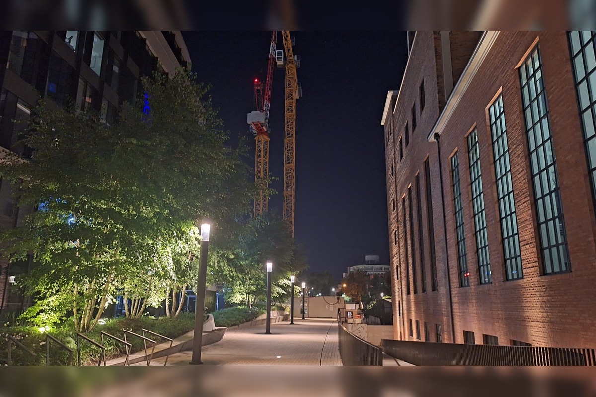 FOTO: Miesto nálezu leteckej bomby stráži polícia, foto 8