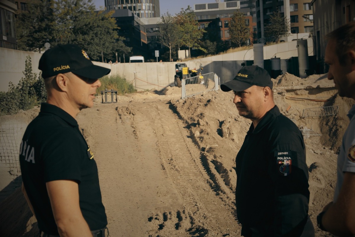 FOTO: Bomba v Skyparku na Nivách, foto 3