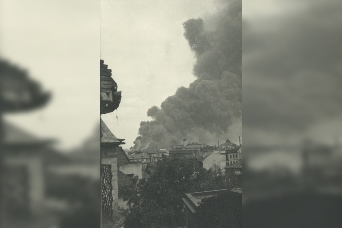 FOTO: Bombardovanie rafinérie Apollo, foto 1