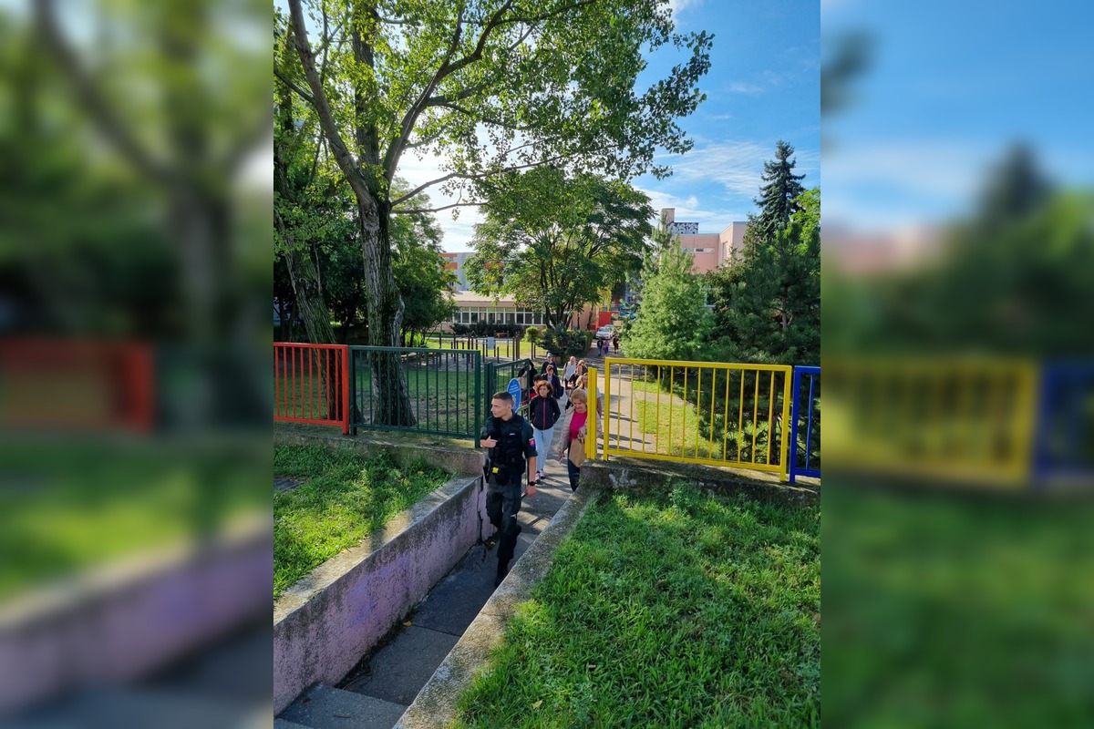 FOTO: Ružinov zobudil bombový poplach. Chren poslal odkaz „dobrodincovi“, foto 5