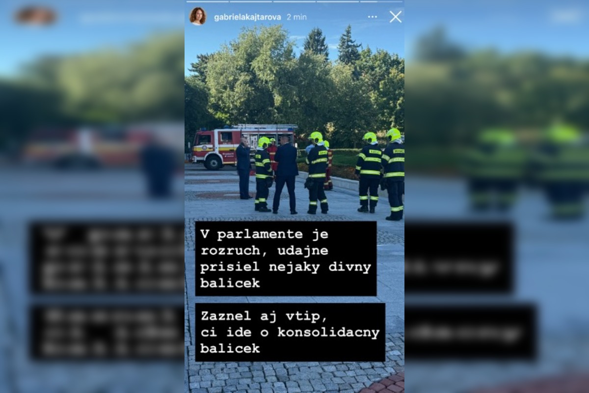 FOTO: V parlamente zasahujú hasiči, foto 1