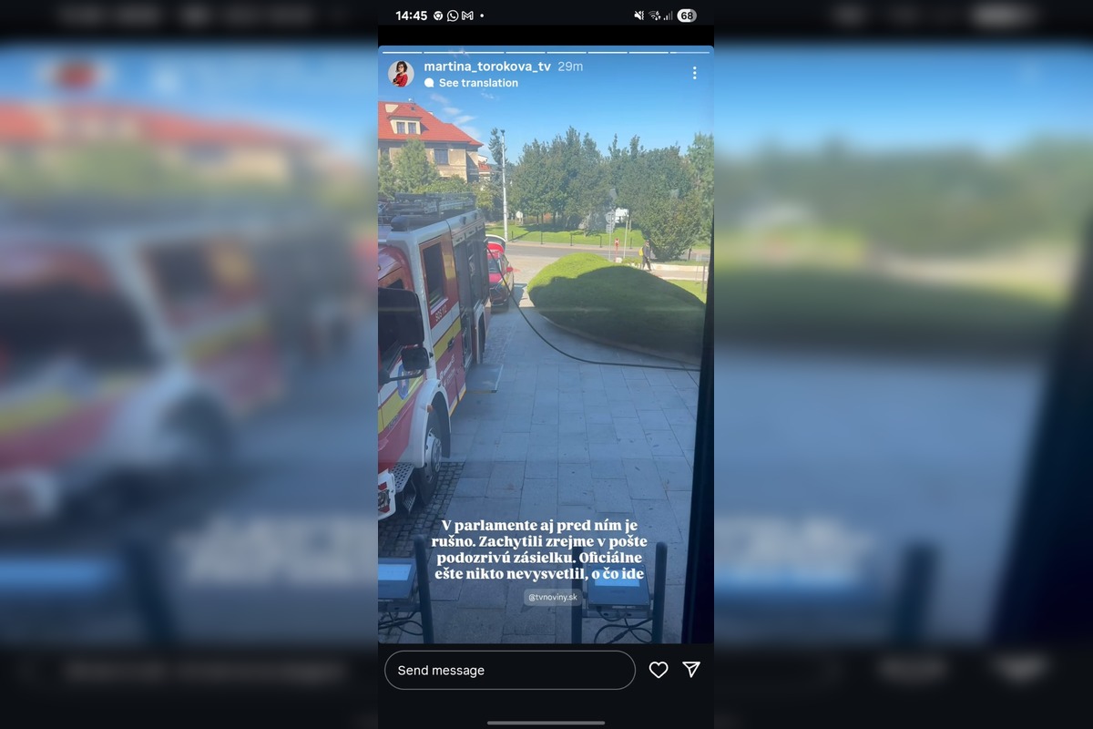 FOTO: V parlamente zasahujú hasiči, foto 2