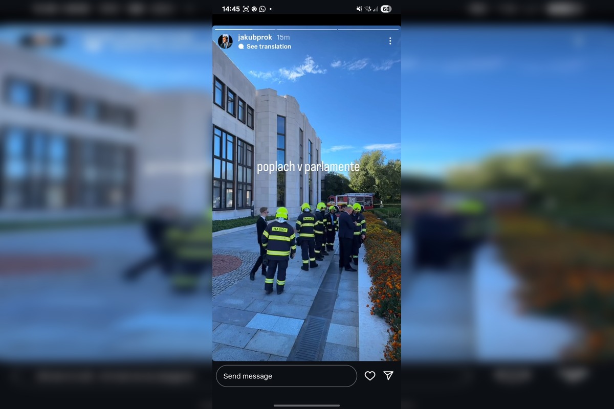 FOTO: V parlamente zasahujú hasiči, foto 3