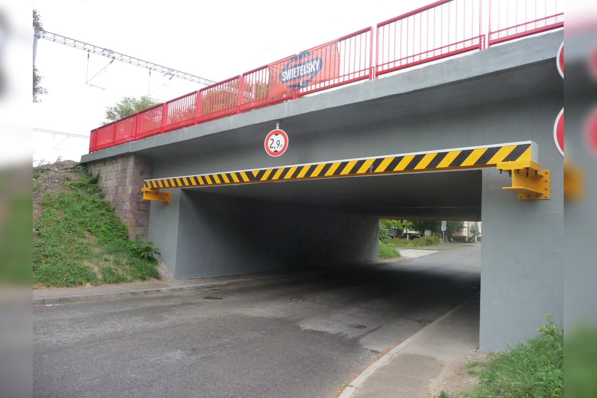 FOTO: Z podjazdu v Trnávke zmizli maľby vlakov, foto 1