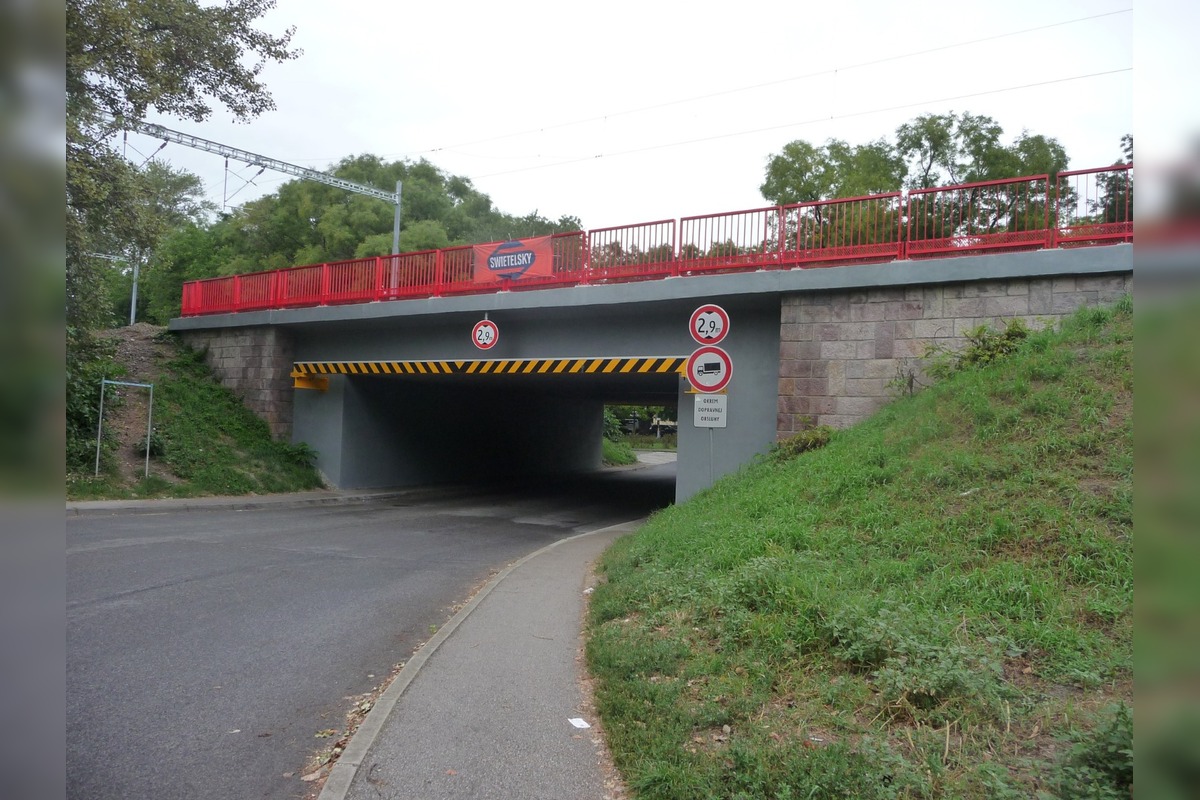 FOTO: Z podjazdu v Trnávke zmizli maľby vlakov, foto 4