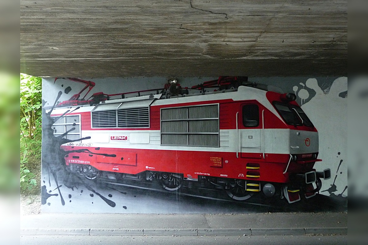 FOTO: Z podjazdu v Trnávke zmizli maľby vlakov, foto 5