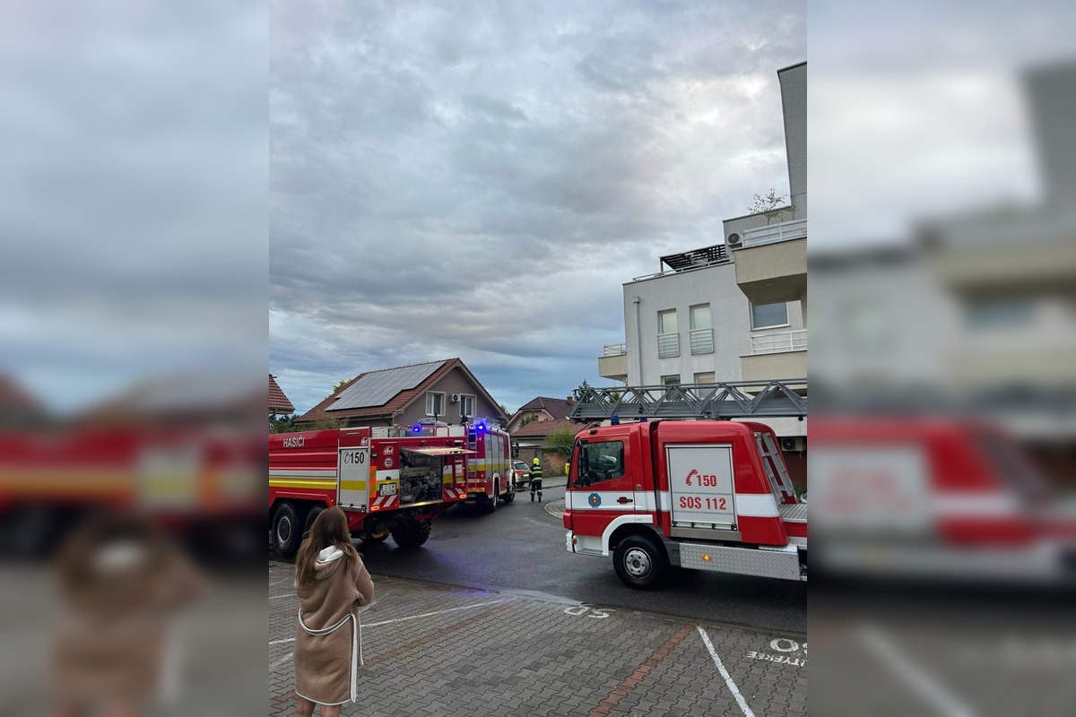 FOTO: Požiar altánku v Rovinke, foto 1