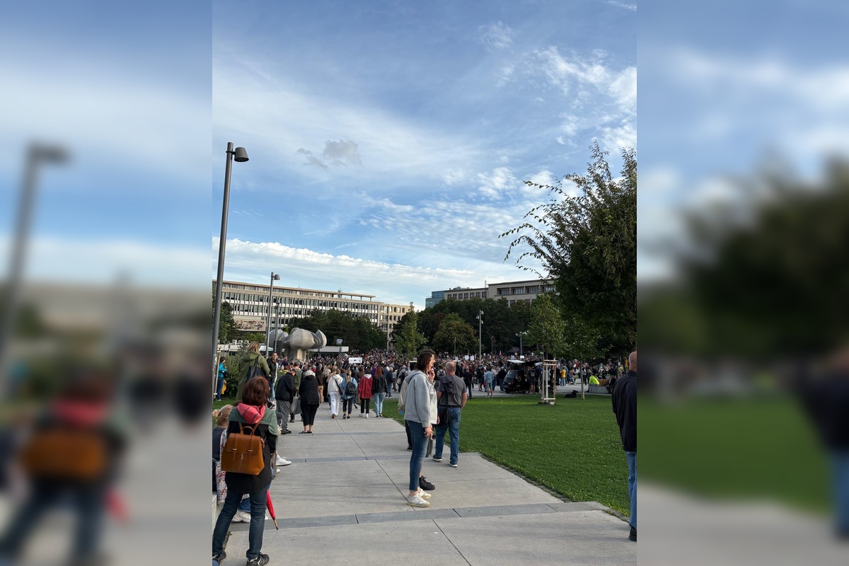 FOTO: Na Námestí slobody v Bratislave sa začal protest, foto 2