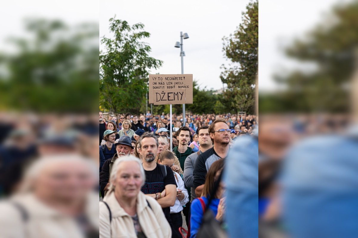 FOTO: Transparenty na bratislavskom proteste, foto 1