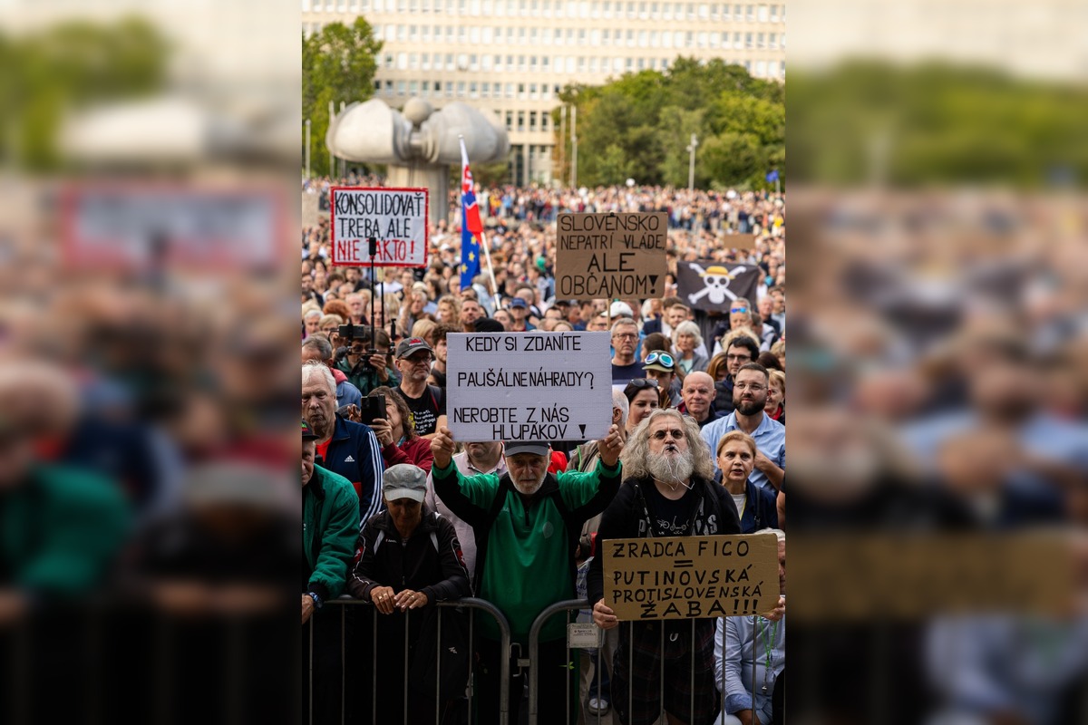 FOTO: Transparenty na bratislavskom proteste, foto 8