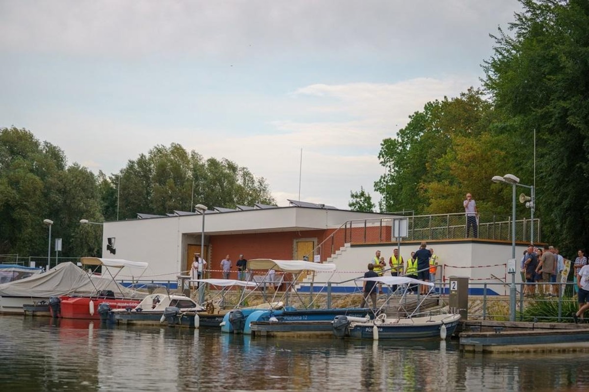 FOTO: Historický míľnik, Baťov kanál vedie po novom až do Hodonína, foto 3
