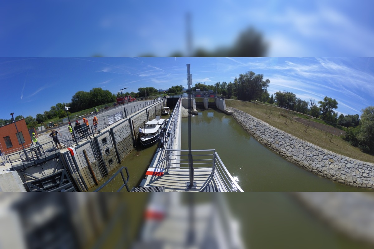 FOTO: Historický míľnik, Baťov kanál vedie po novom až do Hodonína, foto 7