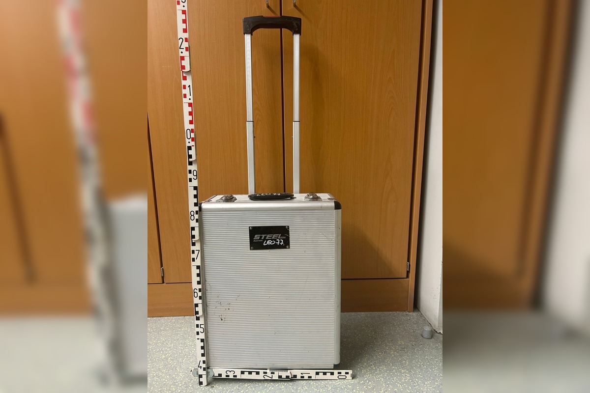 FOTO: Slovák hanbou v Rakúsku, kradol gumáky a vercajk, foto 2