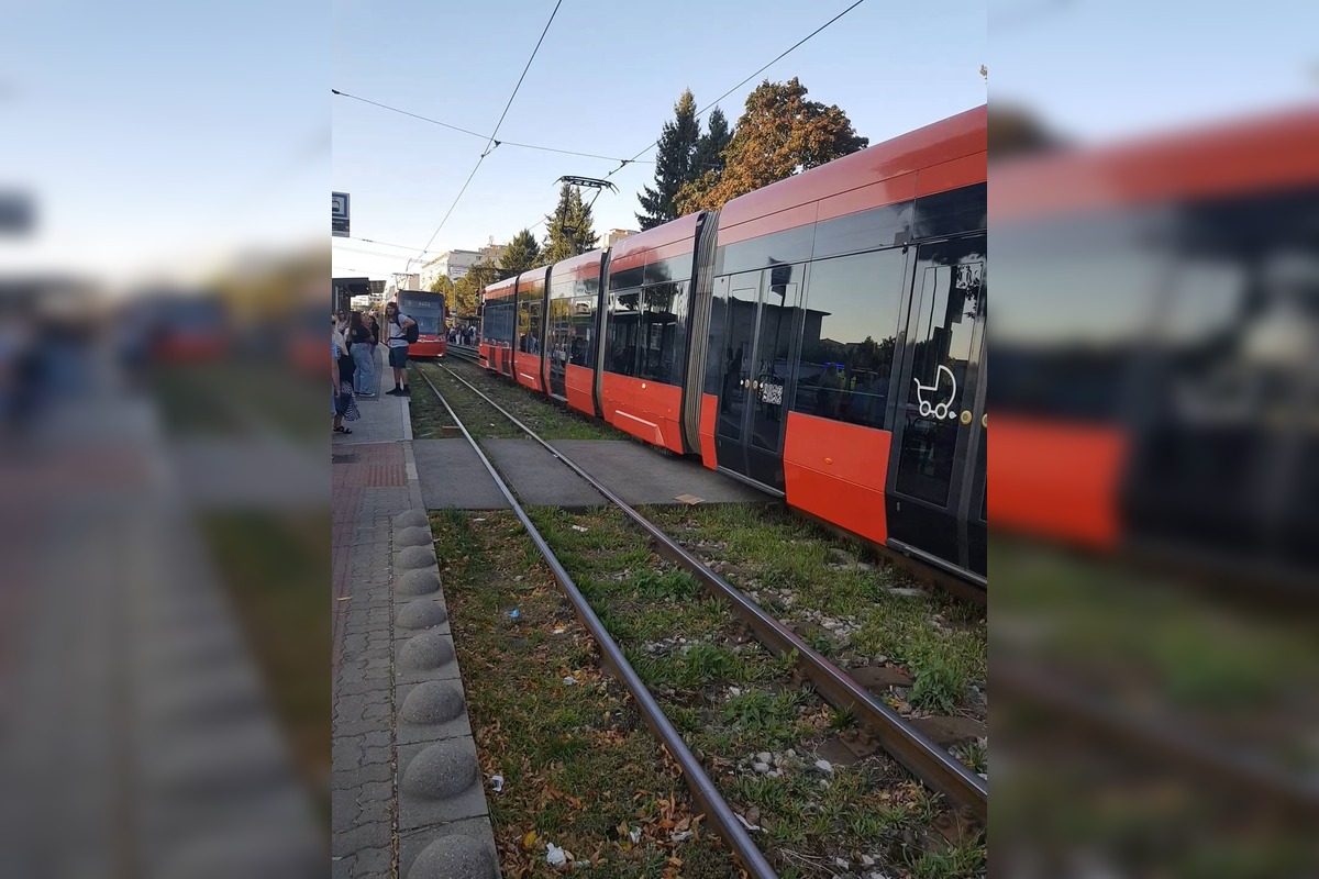 FOTO: Nehoda na Račianskej ulici, električka zrazila chlapca, foto 4
