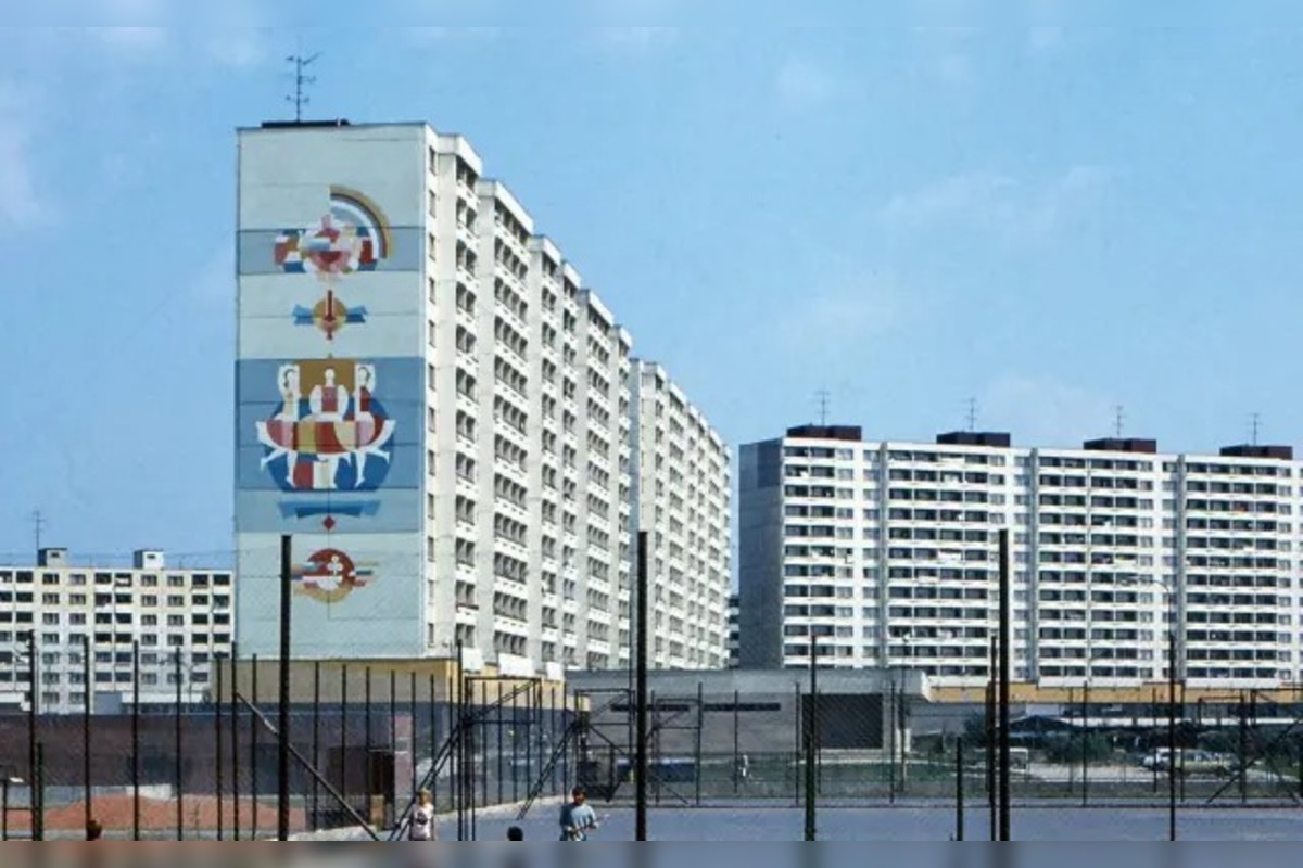 FOTO: OZ Konduktor spustilo verejnú zbierku na obnovu muralu v Petržalke, foto 2