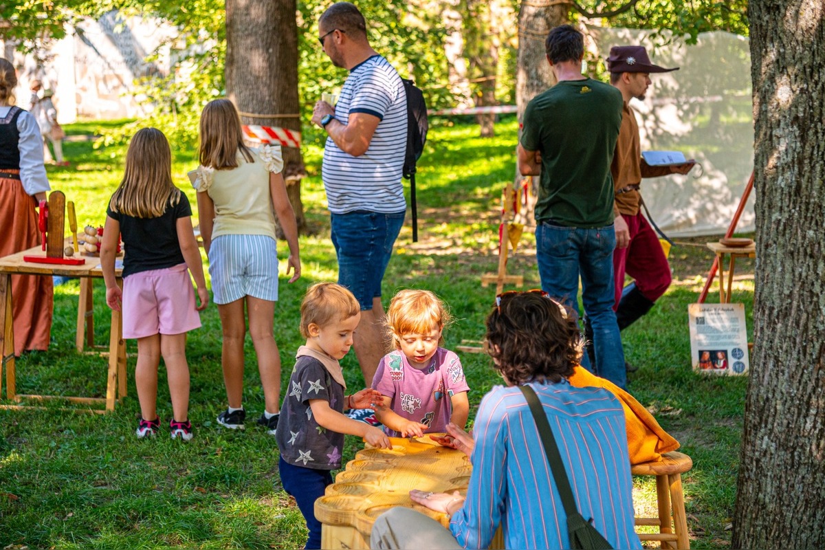FOTO: Vinobranie Pezinok 2025, foto 13
