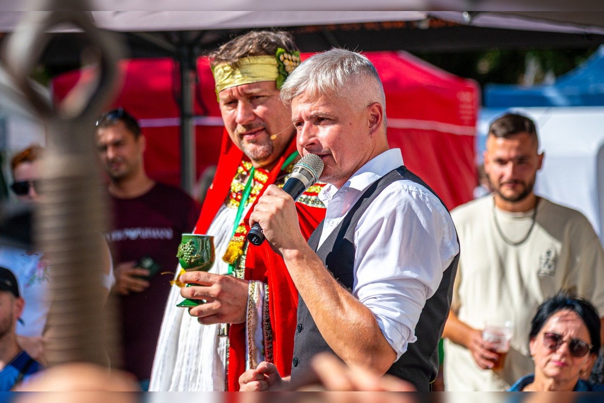 FOTO: Vinobranie Pezinok 2025, foto 43