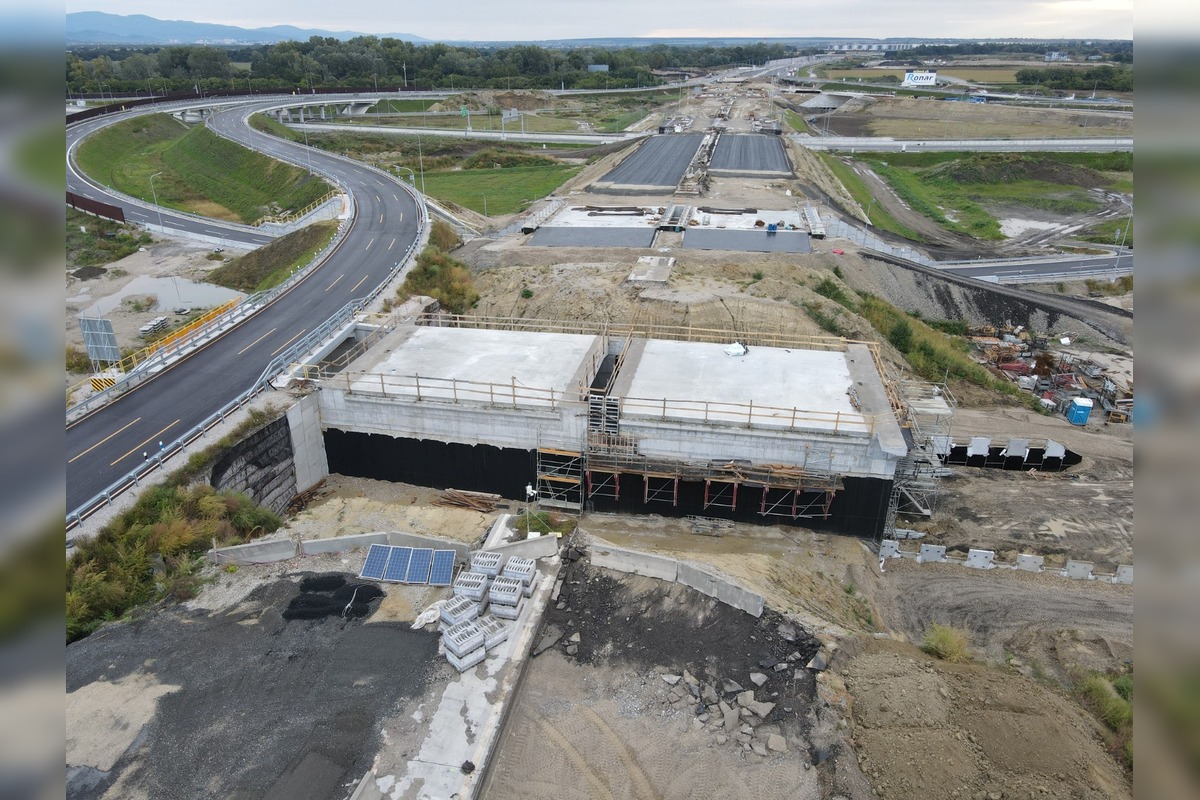FOTO: Fotky z dronu odhalili robustné rozširovanie diaľnice pri Triblavíne., foto 6