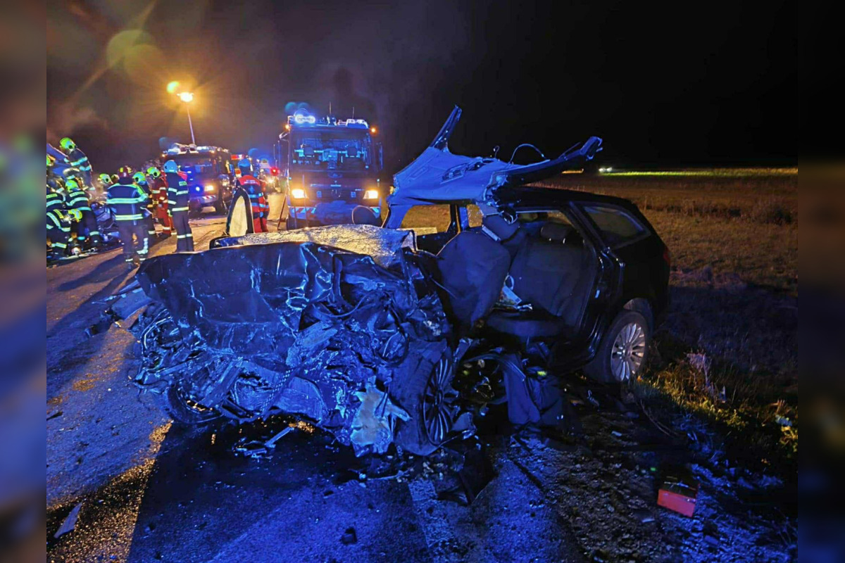 FOTO: Obrovská tragédia na strednom Slovensku, pri nehode zomrelo 6 ľudí, foto 2