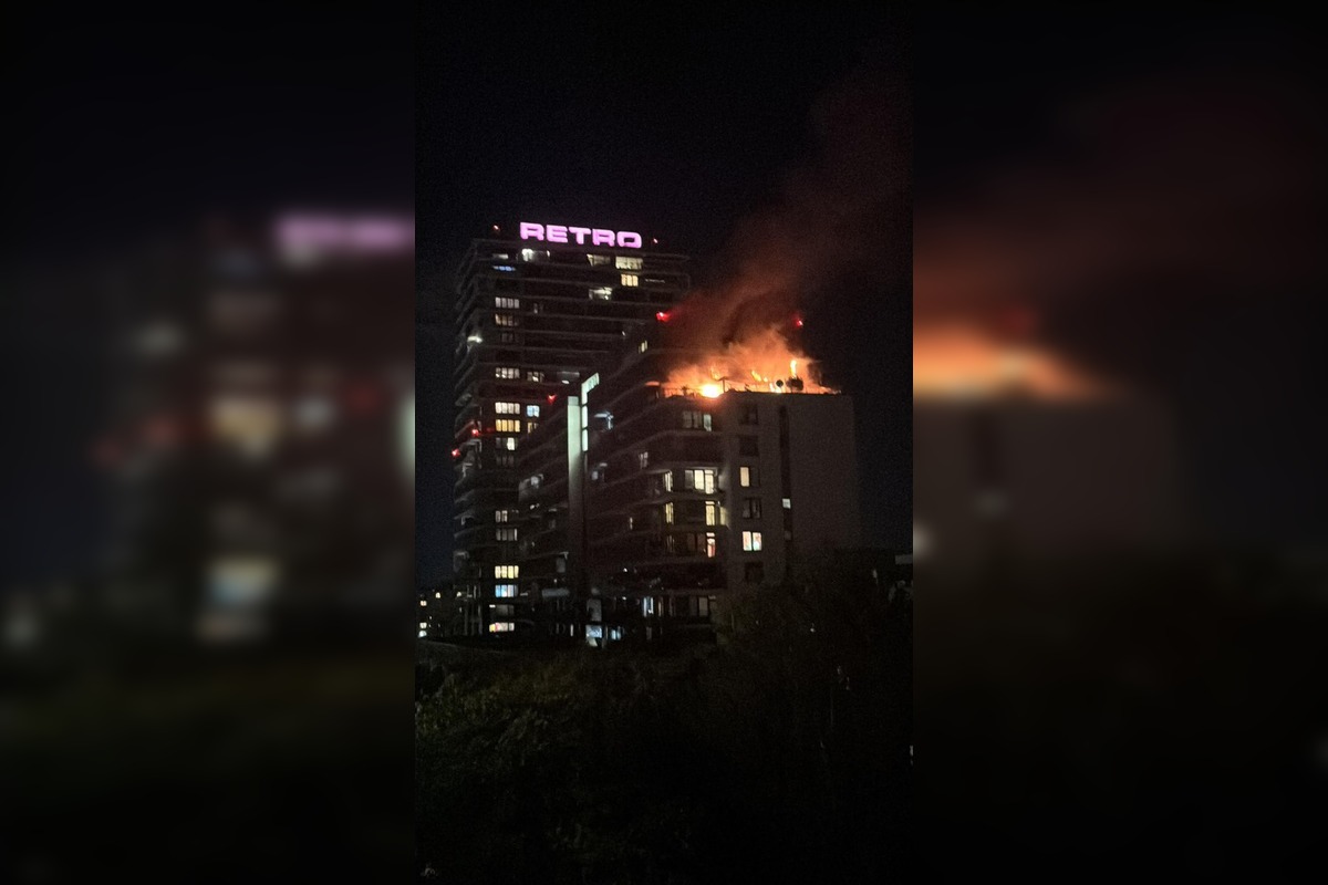 FOTO: Požiar paneláku na Nevädzovej (Retro), foto 1