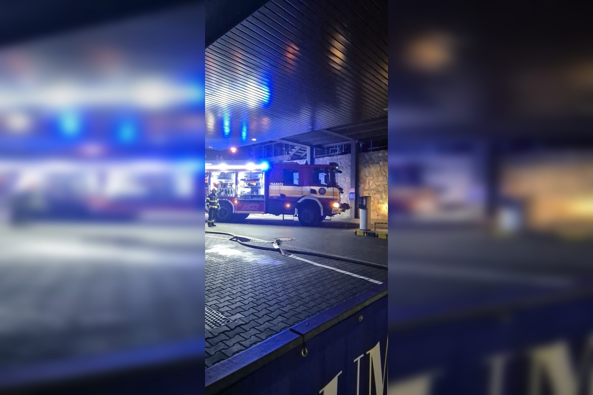 FOTO: Požiar paneláku na Nevädzovej (Retro), foto 2