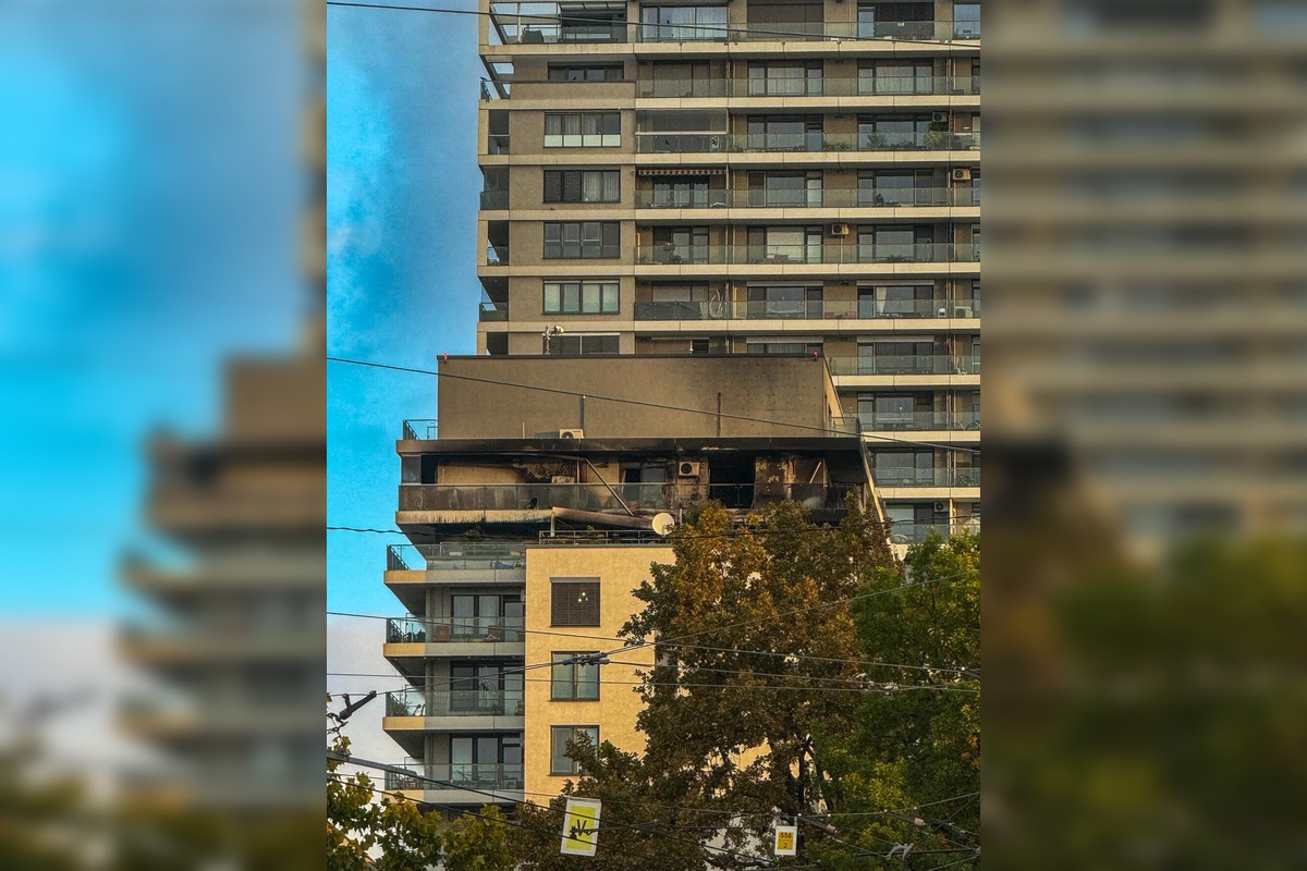 FOTO: Následky nočného požiaru na Nevädzovej ulici (Retro), foto 4
