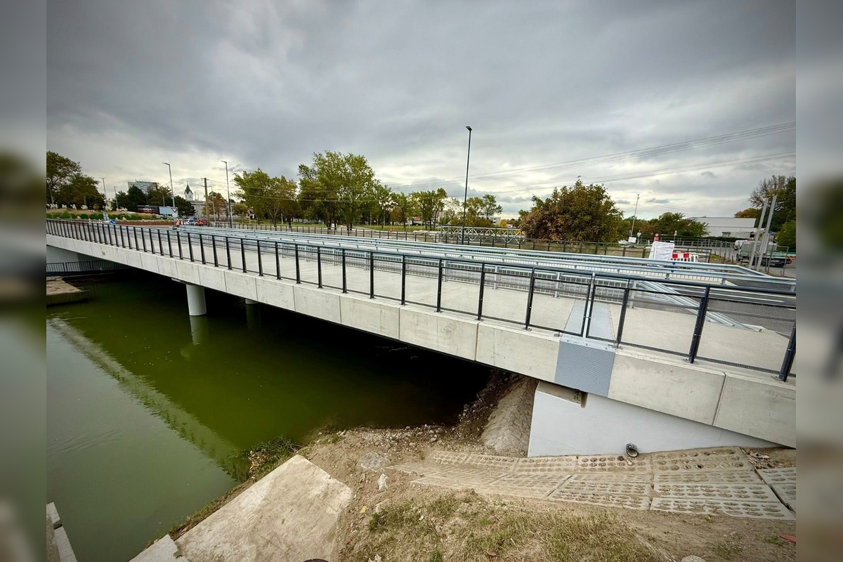 FOTO: Otvára sa most na Hradskej, foto 2