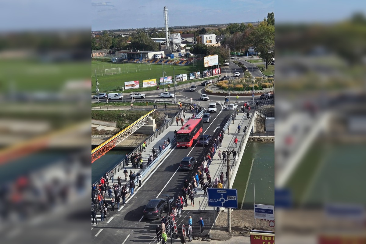 FOTO: Otvorenie mostu na Hradskej (pohľad z výšky), foto 4
