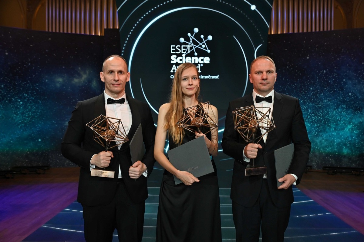 FOTO: Senčanka Daniela Vacek získala prestížne vedecké ocenenie ESET Science Award, foto 3