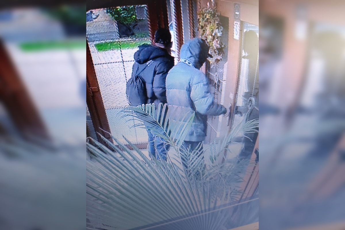 FOTO: Na Nivách vnikajú do obydlí podozriví muži, foto 4