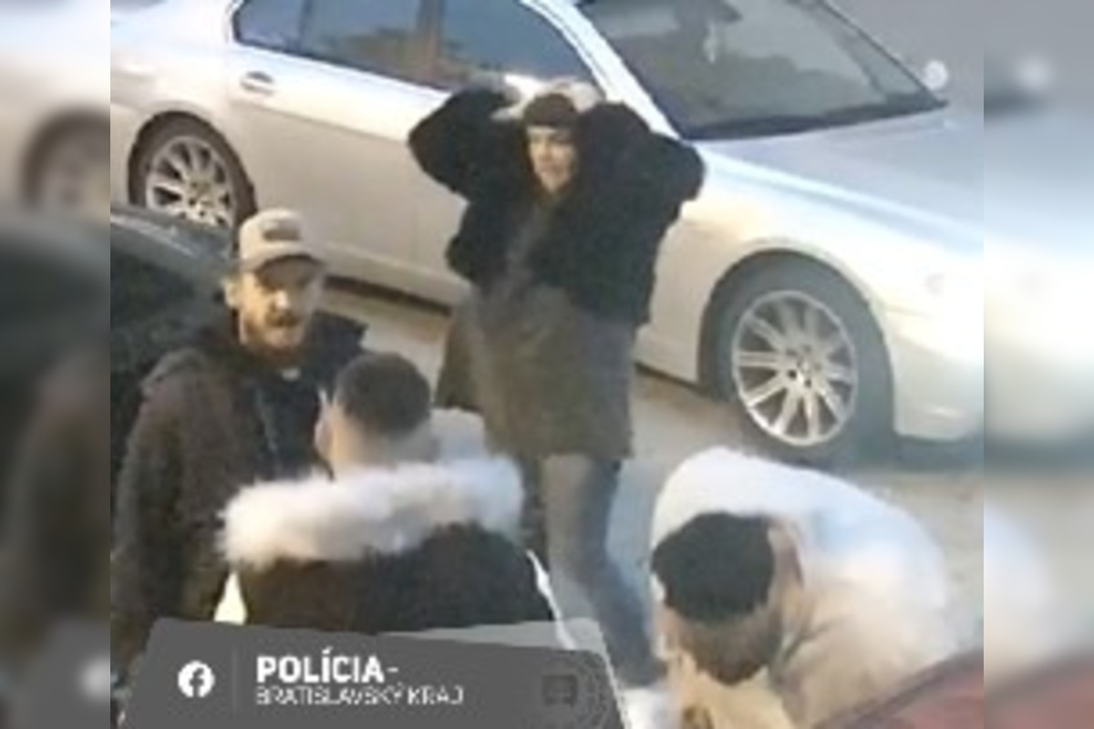 FOTO: Polícia pátra po totožnosti troch osôb, foto 1