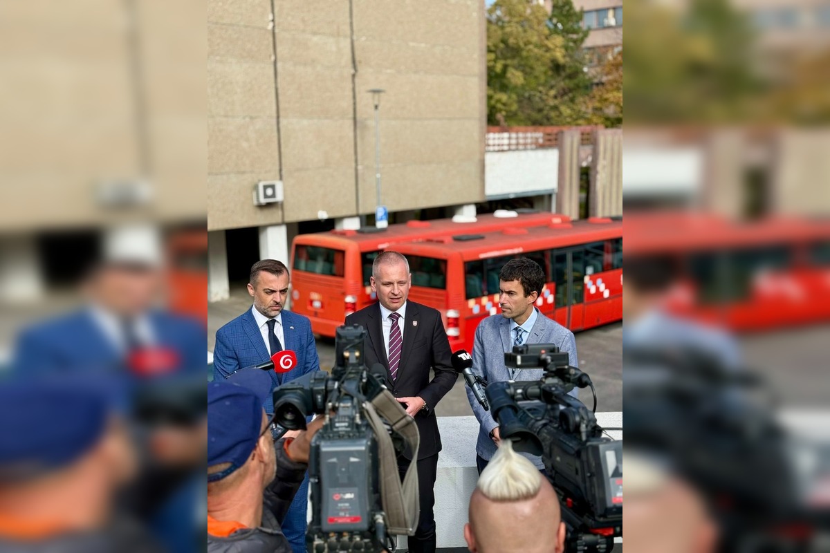 FOTO: Starosta Ružinova poslal do ukrajinského Chersonu 3 autobusy, foto 3